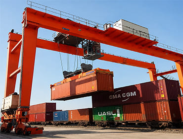 portique de conteneurs - grue à conteneurs - parc à conteneurs